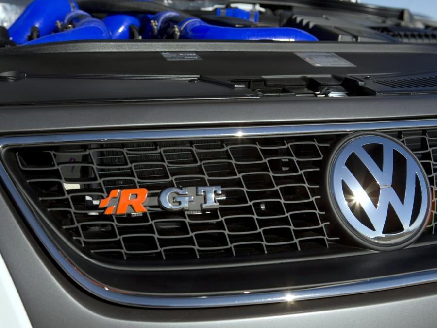  Volkswagen Passat R GT Concept 2005 года  (фото 7 из 13)